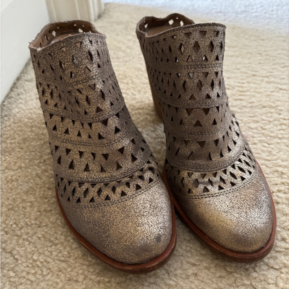 Gold Steven madden booties